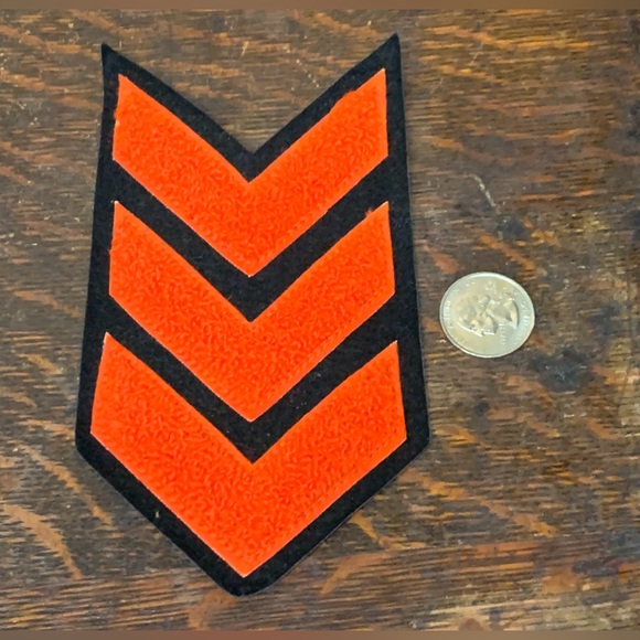 1950s Vintage Orange & Black 3 Stripe Chevron Pattern High School Award Badge - Picture 3 of 6